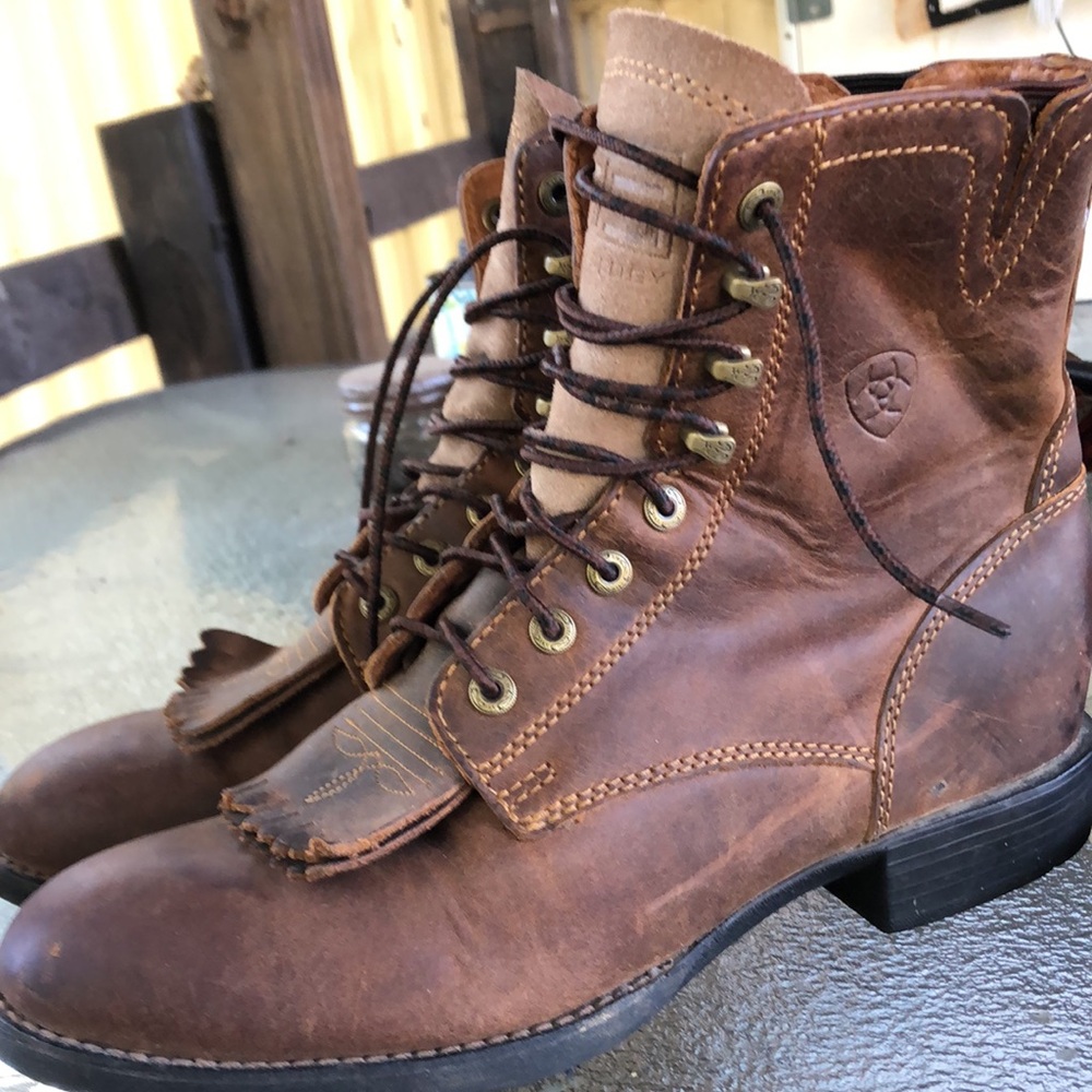🚨B2G1 ARIAT Brown Leather Ankle Booties - Picture 2 of 12